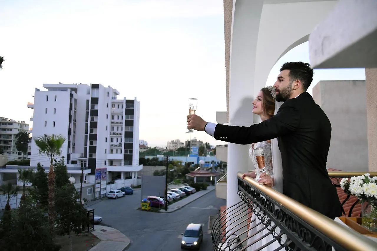 Angela'S Luxury Apartments Larnaca