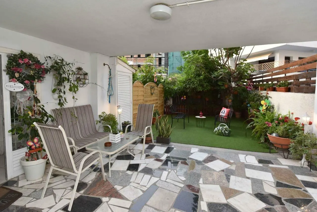 Angela'S Luxury Apartments Larnaca
