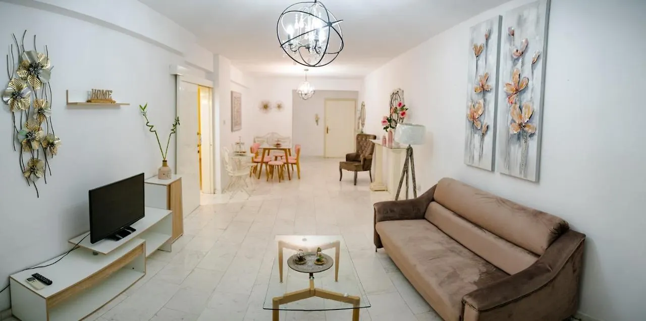 Angela'S Luxury Apartments Larnaca